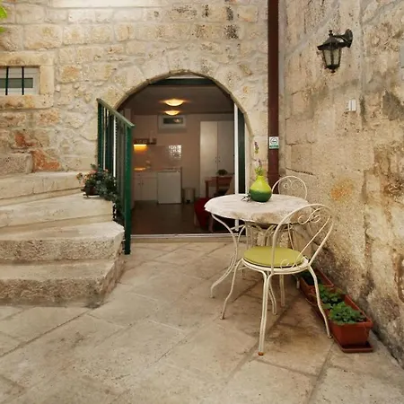 Caralipeo Appartement Makarska